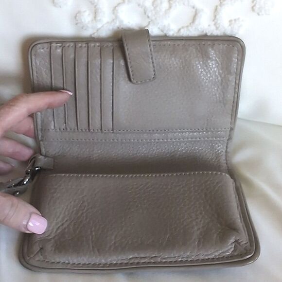 Tory Burch Britten Smartphone Bi-Fold Leather Wallet/Wristlet🩶Gray - Picture 8 of 17